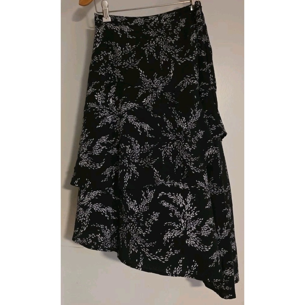 Senlis Asymmetrical Ruffle Skirt Black White Floral Print  Women's sz M Tiered‎